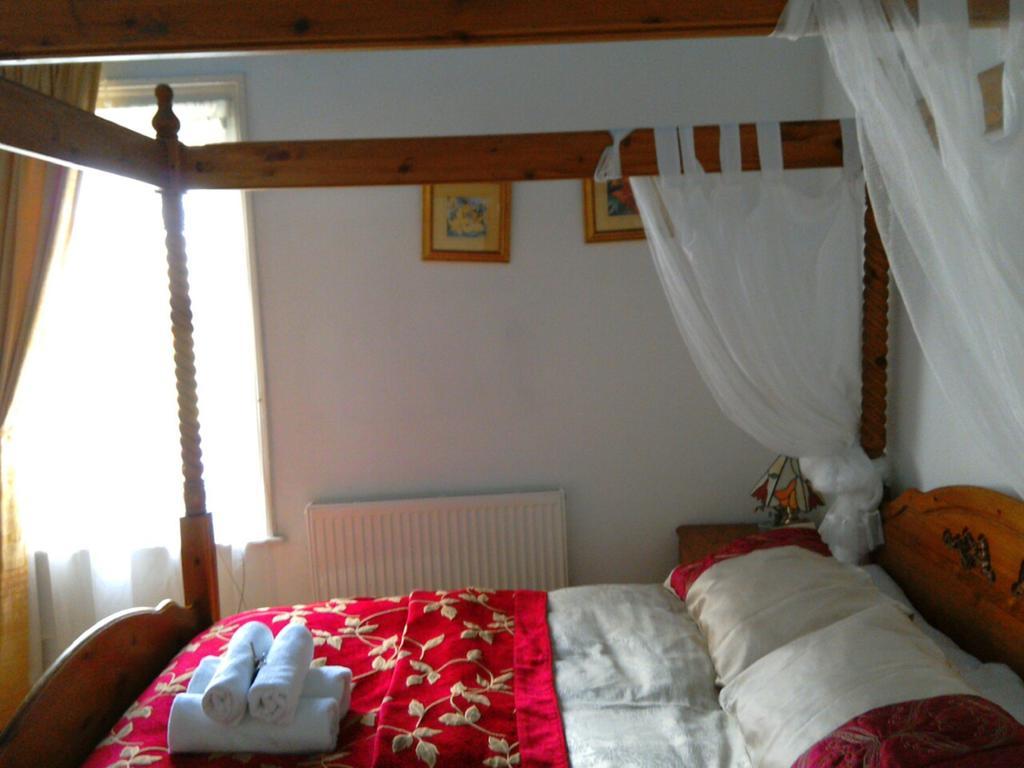 Brooklands Guest House CBG Δωμάτιο φωτογραφία