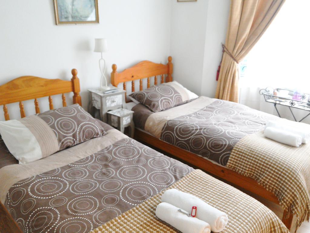 Brooklands Guest House CBG Δωμάτιο φωτογραφία