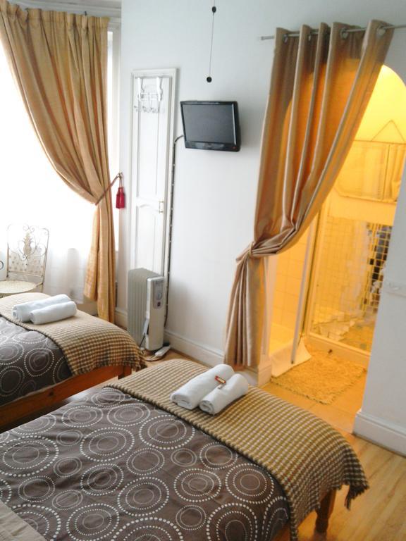 Brooklands Guest House CBG Δωμάτιο φωτογραφία