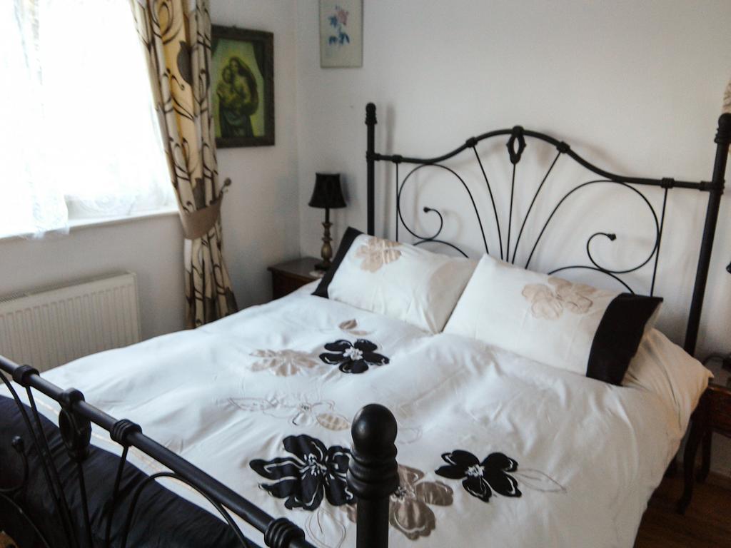 Brooklands Guest House CBG Δωμάτιο φωτογραφία