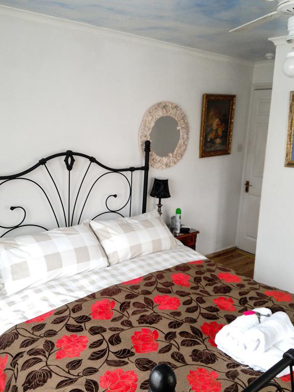 Brooklands Guest House CBG Δωμάτιο φωτογραφία