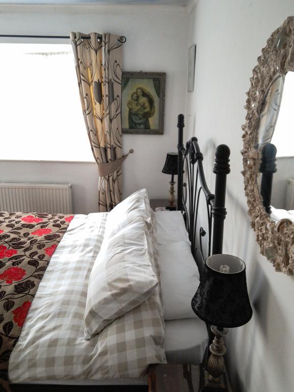 Brooklands Guest House CBG Δωμάτιο φωτογραφία