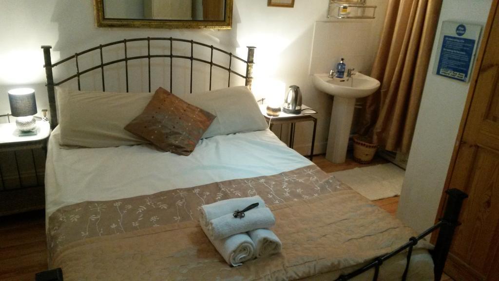 Brooklands Guest House CBG Δωμάτιο φωτογραφία